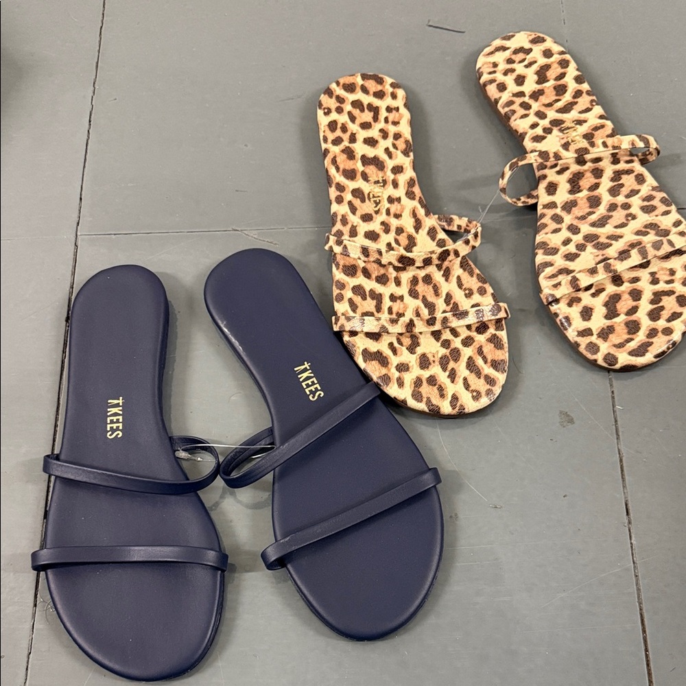 TKEES GEMMA 37 Navy and Leopard Print Sandals - LOT of 2